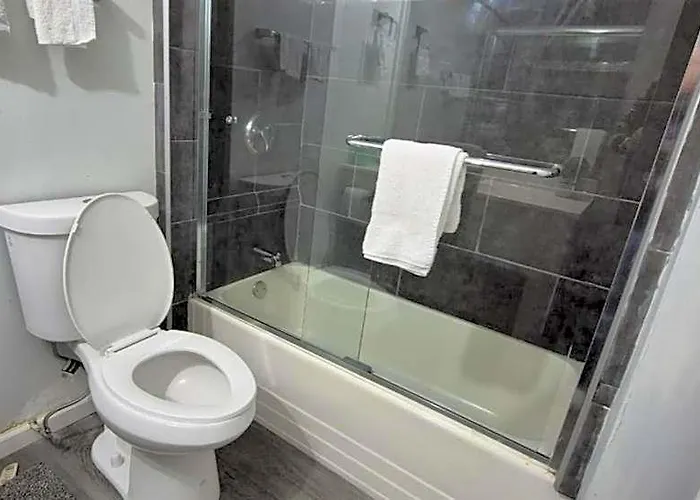 Hotel By Oyo O'hare Airport Chicago